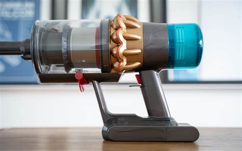 dyson v15 detect absolute 2023 recenze